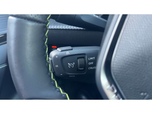 Peugeot 208 1.2 PURETECH 100PK GT PACK / NAVI / LEDER / CLIMA / PDC / 17" LMV / CAMERA / KEYLESS / APPLE CARP... ActivLease financial lease
