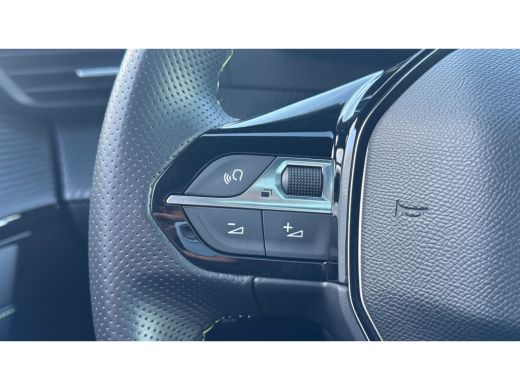 Peugeot 208 1.2 PURETECH 100PK GT PACK / NAVI / LEDER / CLIMA / PDC / 17" LMV / CAMERA / KEYLESS / APPLE CARP... ActivLease financial lease