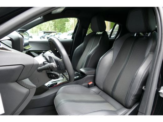 Peugeot 208 1.2 PureTech GT / CAMERA / STOELVERWARMING / FULL-LED / 17"LMV / NAVI / CLIMA / PDC / BLUETOOTH /... ActivLease financial lease
