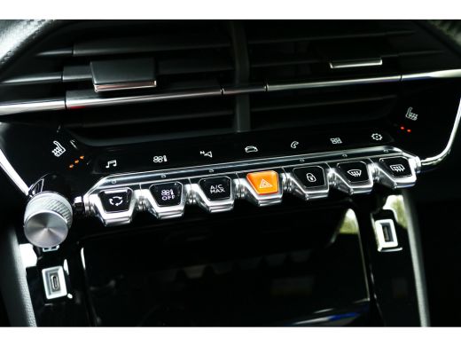 Peugeot 208 1.2 PureTech GT / CAMERA / STOELVERWARMING / FULL-LED / 17"LMV / NAVI / CLIMA / PDC / BLUETOOTH /... ActivLease financial lease