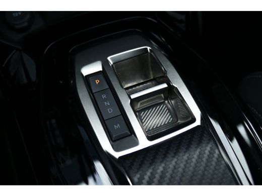 Peugeot 208 1.2 PureTech GT / CAMERA / STOELVERWARMING / FULL-LED / 17"LMV / NAVI / CLIMA / PDC / BLUETOOTH /... ActivLease financial lease