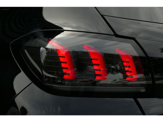 Peugeot 208 1.2 PureTech GT / CAMERA / STOELVERWARMING / FULL-LED / 17"LMV / NAVI / CLIMA / PDC / BLUETOOTH /... ActivLease financial lease