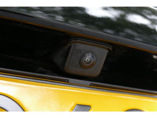 Peugeot 208 1.2 PureTech GT / CAMERA / STOELVERWARMING / FULL-LED / 17"LMV / NAVI / CLIMA / PDC / BLUETOOTH /... ActivLease financial lease