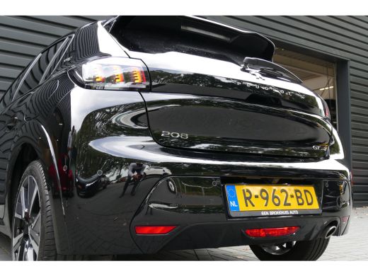 Peugeot 208 1.2 PureTech GT / CAMERA / STOELVERWARMING / FULL-LED / 17"LMV / NAVI / CLIMA / PDC / BLUETOOTH /... ActivLease financial lease