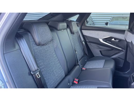 Peugeot 3008 1.2 HYBRID 145PK ALLURE AUTOMAAT / NAVI / LEDER / CLIMA / FULL-LED / 19" LMV / KEYLESS / CAMERA /... ActivLease financial lease