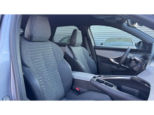 Peugeot 3008 1.2 HYBRID 145PK ALLURE AUTOMAAT / NAVI / LEDER / CLIMA / FULL-LED / 19" LMV / KEYLESS / CAMERA /... ActivLease financial lease