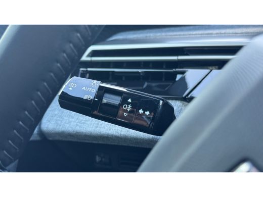 Peugeot 3008 1.2 HYBRID 145PK ALLURE AUTOMAAT / NAVI / LEDER / CLIMA / FULL-LED / 19" LMV / KEYLESS / CAMERA /... ActivLease financial lease
