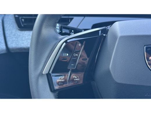 Peugeot 3008 1.2 HYBRID 145PK ALLURE AUTOMAAT / NAVI / LEDER / CLIMA / FULL-LED / 19" LMV / KEYLESS / CAMERA /... ActivLease financial lease
