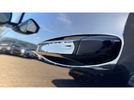 Peugeot 3008 1.2 HYBRID 145PK GT AUTOMAAT / NAVI / LEDER / CLIMA / LED / PDC / 19" LMV / ALCANTARA / CAMERA / ... ActivLease financial lease