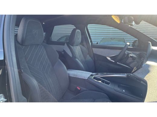 Peugeot 3008 1.2 HYBRID 145PK GT AUTOMAAT / NAVI / LEDER / CLIMA / LED / PDC / 19" LMV / ALCANTARA / CAMERA / ... ActivLease financial lease
