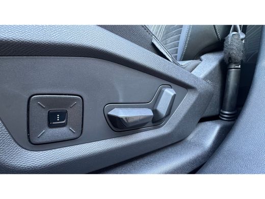 Peugeot 3008 1.2 HYBRID 145PK GT AUTOMAAT / NAVI / LEDER / CLIMA / LED / PDC / 19" LMV / ALCANTARA / CAMERA / ... ActivLease financial lease