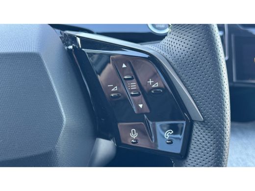 Peugeot 3008 1.2 HYBRID 145PK GT AUTOMAAT / NAVI / LEDER / CLIMA / LED / PDC / 19" LMV / ALCANTARA / CAMERA / ... ActivLease financial lease