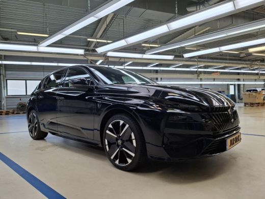Peugeot 308 GT Hybrid 145 | Driver Sport Pack | Elektrische parkeerrem | Extra getinte achterste zijruiten en... ActivLease financial lease