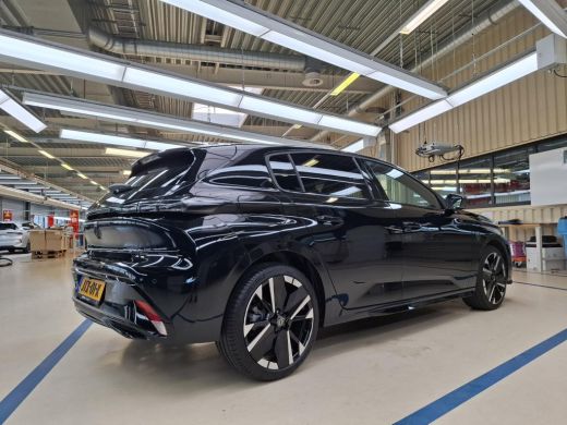 Peugeot 308 GT Hybrid 145 | Driver Sport Pack | Elektrische parkeerrem | Extra getinte achterste zijruiten en... ActivLease financial lease