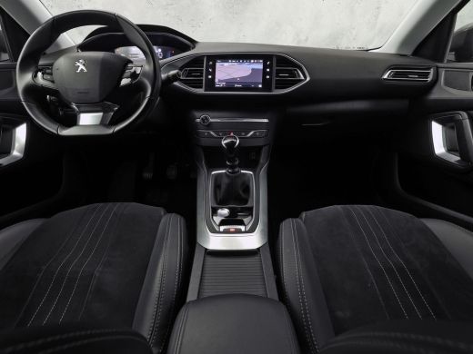 Peugeot 308 SW 1.2 PureTech Allure Sport (VIRTUAL COCKPIT, APPLE CARPLAY, GROOT NAVI, 360 CAMERA, SPORTSTOELE... ActivLease financial lease