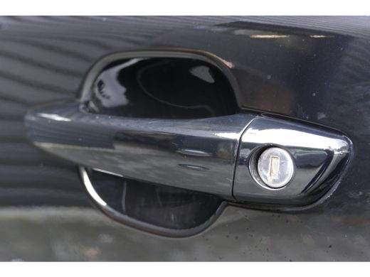 Peugeot e-2008 136PK 50KWH GT / CAMERA V+A / KEYLESS / FULL-LED / 17"LMV /  NAVI / CLIMA / PDC / BLUETOOTH / CRU... ActivLease financial lease
