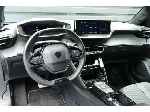 Peugeot e-2008 136PK 50KWH GT / CAMERA V+A / KEYLESS / FULL-LED / 17"LMV /  NAVI / CLIMA / PDC / BLUETOOTH / CRU... ActivLease financial lease