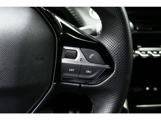 Peugeot e-2008 136PK 50KWH GT / CAMERA V+A / KEYLESS / FULL-LED / 17"LMV /  NAVI / CLIMA / PDC / BLUETOOTH / CRU... ActivLease financial lease
