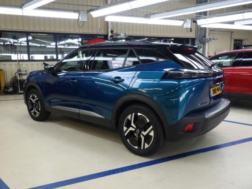 Peugeot e-2008 EV GT Avantage 54 kWh | Fase 3 laden | SOH 98% | Massage | Luxe stoelen | Warmtepomp | Navigatie ... ActivLease financial lease