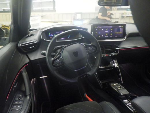 Peugeot e-2008 EV GT Avantage 54 kWh | Fase 3 laden | SOH 98% | Massage | Luxe stoelen | Warmtepomp | Navigatie ... ActivLease financial lease