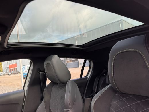 Peugeot e-208 EV GT Pack 50 kWh SOH 97,19% | Alcantara Interieur | Stoelverwarming | Camera | Apple Carplay / A... ActivLease financial lease