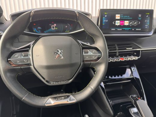 Peugeot e-208 EV GT Pack 50 kWh SOH 97,19% | Alcantara Interieur | Stoelverwarming | Camera | Apple Carplay / A... ActivLease financial lease