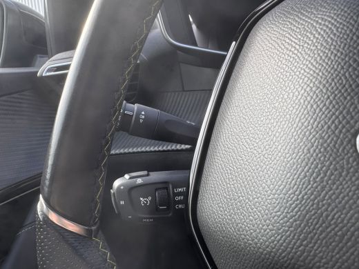 Peugeot e-208 EV GT Pack 50 kWh SOH 97,19% | Alcantara Interieur | Stoelverwarming | Camera | Apple Carplay / A... ActivLease financial lease