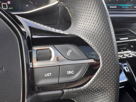 Peugeot e-208 EV GT Pack 50 kWh SOH 97,19% | Alcantara Interieur | Stoelverwarming | Camera | Apple Carplay / A... ActivLease financial lease