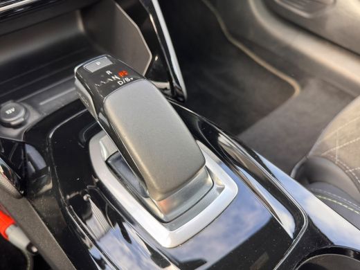 Peugeot e-208 EV GT Pack 50 kWh SOH 97,19% | Alcantara Interieur | Stoelverwarming | Camera | Apple Carplay / A... ActivLease financial lease