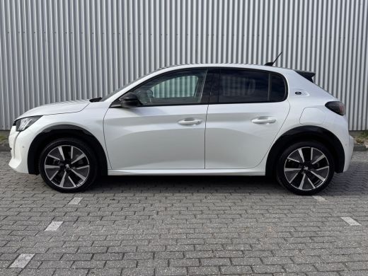 Peugeot e-208 EV GT Pack 50 kWh SOH 97,19% | Alcantara Interieur | Stoelverwarming | Camera | Apple Carplay / A... ActivLease financial lease