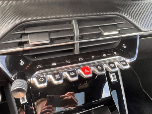 Peugeot e-208 EV GT Pack 50 kWh SOH 97,19% | Alcantara Interieur | Stoelverwarming | Camera | Apple Carplay / A... ActivLease financial lease