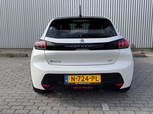 Peugeot e-208 EV GT Pack 50 kWh SOH 97,19% | Alcantara Interieur | Stoelverwarming | Camera | Apple Carplay / A... ActivLease financial lease