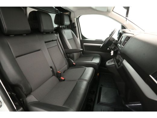 Peugeot e-Expert 50 kWh L3H1 | Snelladen | SOH 92% | Airco | Cruise | Camera | 3 Zits | Carplay | Trekhaak | Parke... ActivLease financial lease