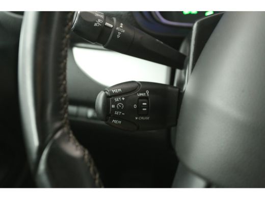 Peugeot e-Expert 50 kWh L3H1 | Snelladen | SOH 92% | Airco | Cruise | Camera | 3 Zits | Carplay | Trekhaak | Parke... ActivLease financial lease