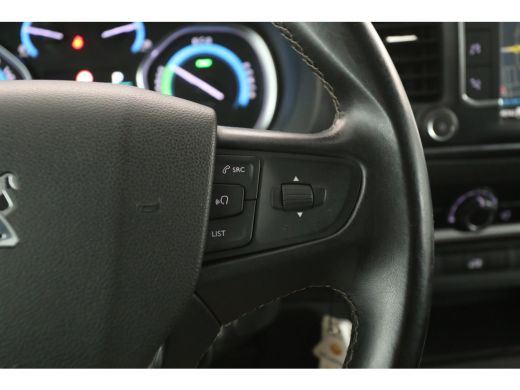 Peugeot e-Expert 50 kWh L3H1 | Snelladen | SOH 92% | Airco | Cruise | Camera | 3 Zits | Carplay | Trekhaak | Parke... ActivLease financial lease