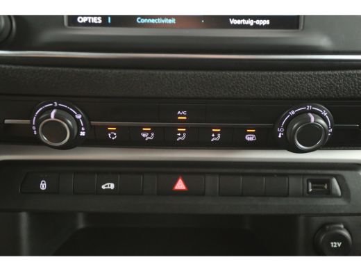 Peugeot e-Expert 50 kWh L3H1 | Snelladen | SOH 92% | Airco | Cruise | Camera | 3 Zits | Carplay | Trekhaak | Parke... ActivLease financial lease