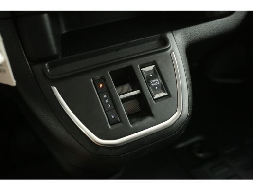 Peugeot e-Expert 50 kWh L3H1 | Snelladen | SOH 92% | Airco | Cruise | Camera | 3 Zits | Carplay | Trekhaak | Parke... ActivLease financial lease