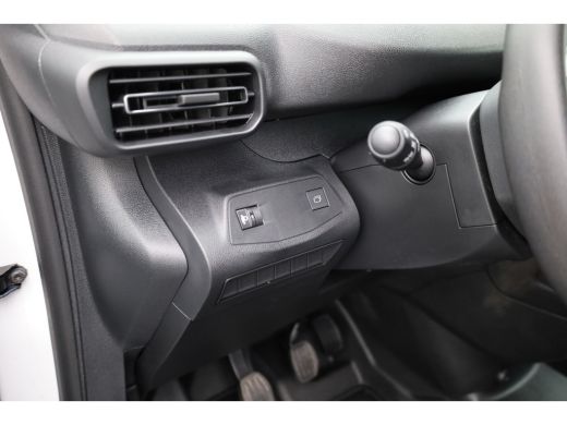 Peugeot Partner 1.5 BlueHDi 100 S&S L1 | Camera | All seasons | Airco | Trekhaak | Navi | Dodehoek detectie | ActivLease financial lease
