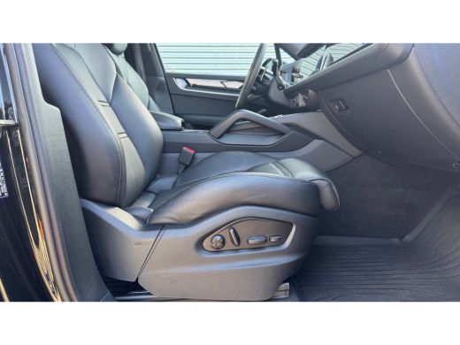 Porsche Cayenne 3.0 E-HYBRID 469PK / NAVI / LEDER / CLIMA / LED-MATRIX / 1E EIGENAAR / ORG. NL / BTW AUTO / PANO... ActivLease financial lease