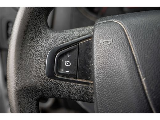 Renault Master 2.3 dCi 130 PK | L3H2 | 3-Zits | Camera | Cruise | Airco ActivLease financial lease