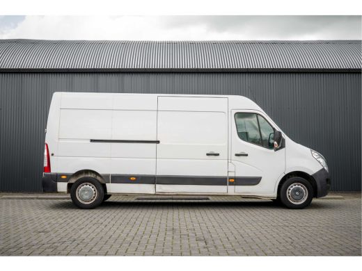 Renault Master 2.3 dCi 130 PK | L3H2 | 3-Zits | Camera | Cruise | Airco ActivLease financial lease