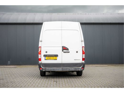 Renault Master 2.3 dCi 130 PK | L3H2 | 3-Zits | Camera | Cruise | Airco ActivLease financial lease