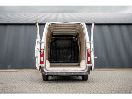 Renault Master 2.3 dCi 130 PK | L3H2 | 3-Zits | Camera | Cruise | Airco ActivLease financial lease