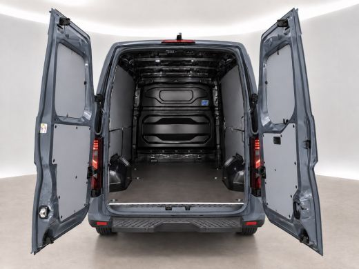 Renault Master E-Tech 87 kWh Long Range L2H2 | NIEUW | Clima | Carplay | 2500kg Trekgew. | Camera | 3 Zits | LED... ActivLease financial lease