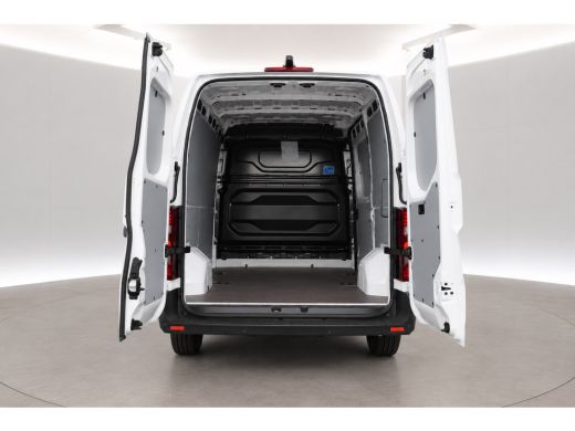 Renault Master E-Tech 87 kWh Long Range L2H2 | NIEUW | Clima | Carplay | 2500kg Trekgew. | Camera | 3 Zits | LED... ActivLease financial lease