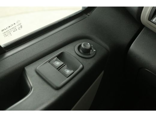Renault Trafic 1.6 dCi T27 L1H1 | Airco | Cruise | 3 Zits | Trekhaak | Parkeersens. | Imperiaal ActivLease financial lease
