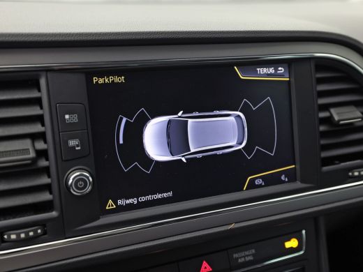 Seat Leon 1.0 EcoTSI Intense Sport Automaat (APPLE CARPLAY, NAVIGATIE, CLIMATE, KEYLESS, SPORTSTOELEN, PARK... ActivLease financial lease