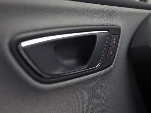 Seat Leon 1.0 EcoTSI Intense Sport Automaat (APPLE CARPLAY, NAVIGATIE, CLIMATE, KEYLESS, SPORTSTOELEN, PARK... ActivLease financial lease