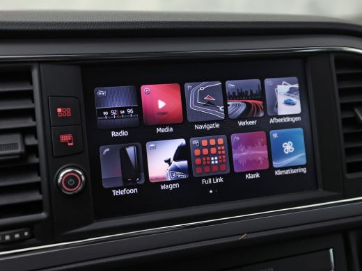 Seat Leon 1.0 EcoTSI Intense Sport Automaat (APPLE CARPLAY, NAVIGATIE, CLIMATE, KEYLESS, SPORTSTOELEN, PARK... ActivLease financial lease