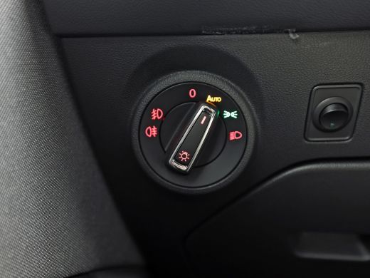 Seat Leon 1.0 EcoTSI Intense Sport Automaat (APPLE CARPLAY, NAVIGATIE, CLIMATE, KEYLESS, SPORTSTOELEN, PARK... ActivLease financial lease